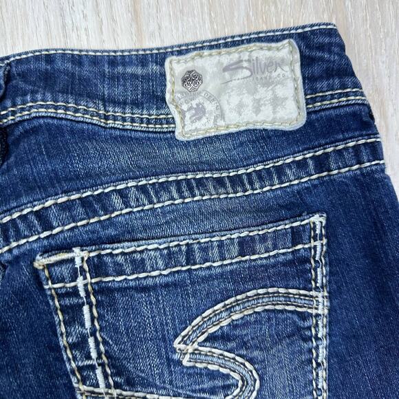 Silver Suki Capri Dark Wash Mid Rise Cropped Blue Everyday Casual Denim Jeans 27 - Picture 8 of 15